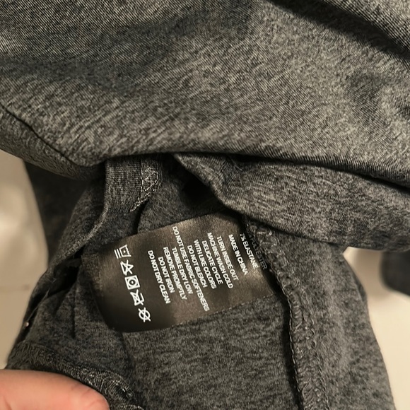 Eddie Bauer Gray Thermal Tee Casual Comfort EUC - Picture 3 of 4